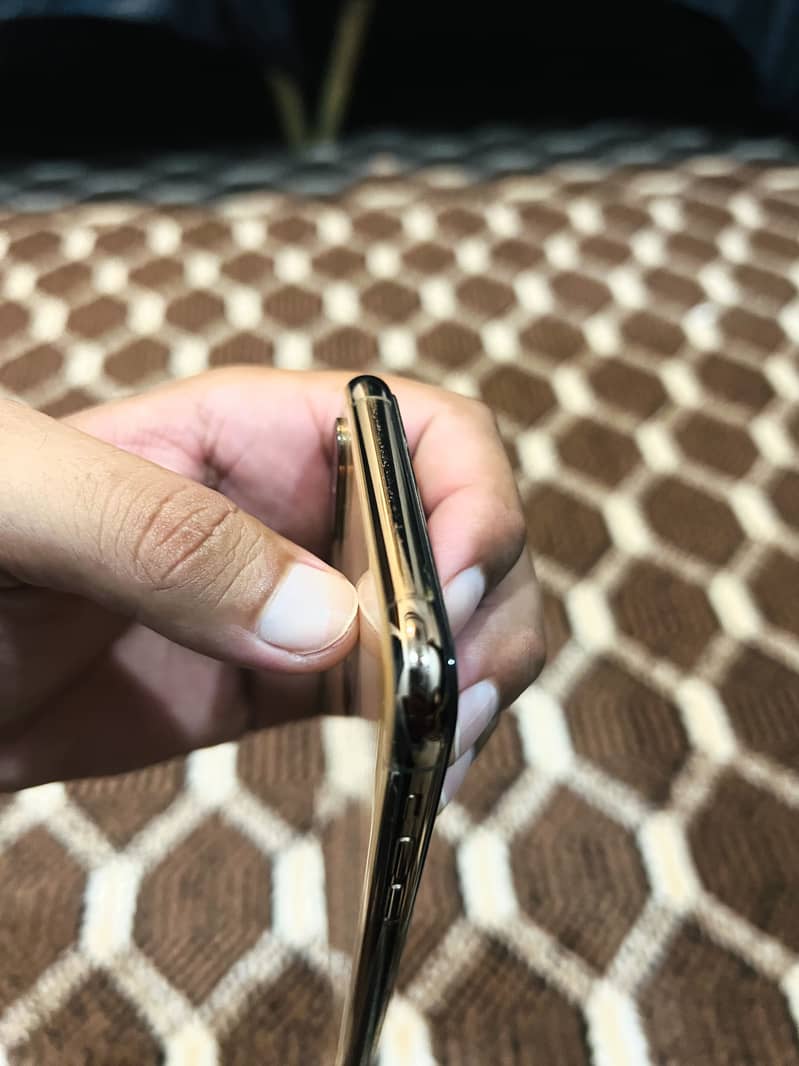 Apple iPhone XS 9