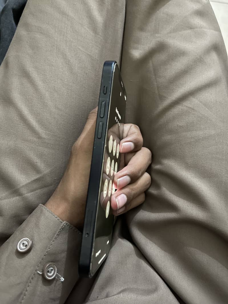 iPhone 12 3