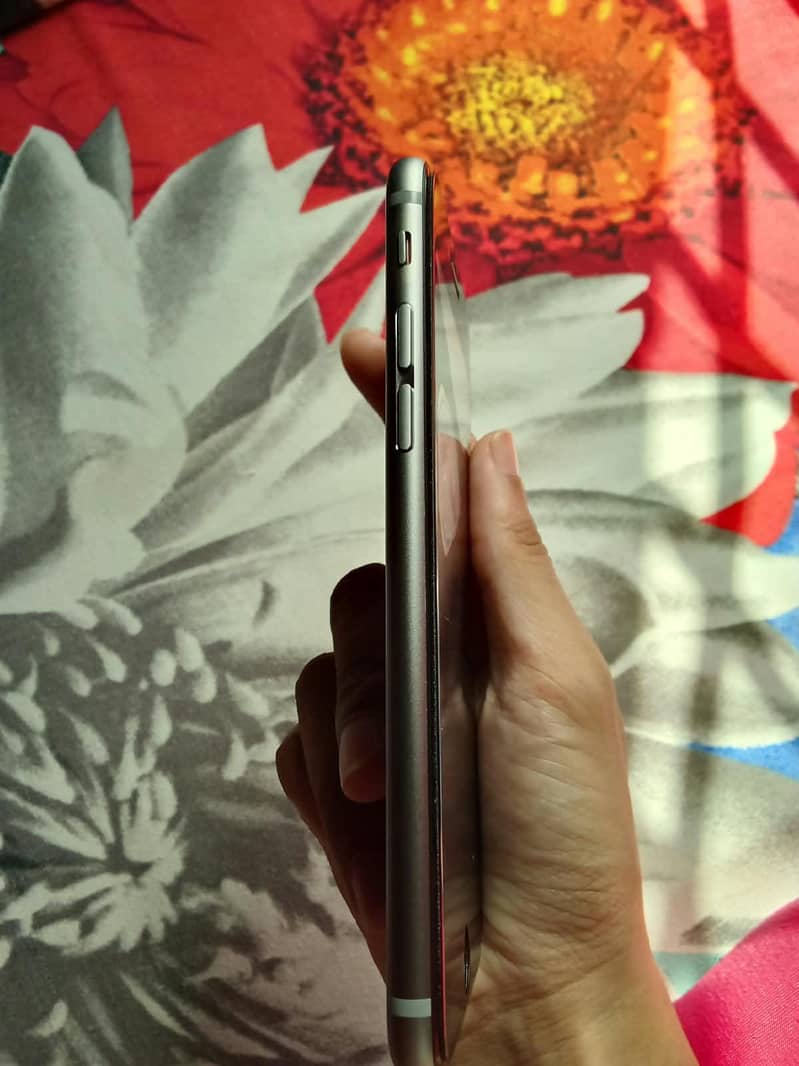 Apple iPhone 6S 5