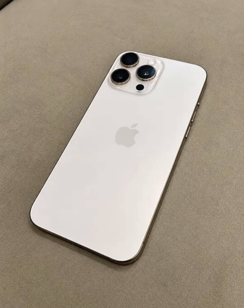 Apple iPhone 16 Pro Max 2