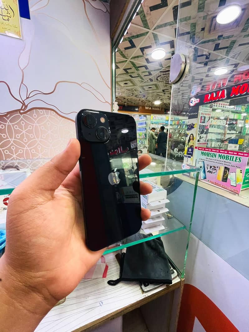 Apple iPhone 13 4