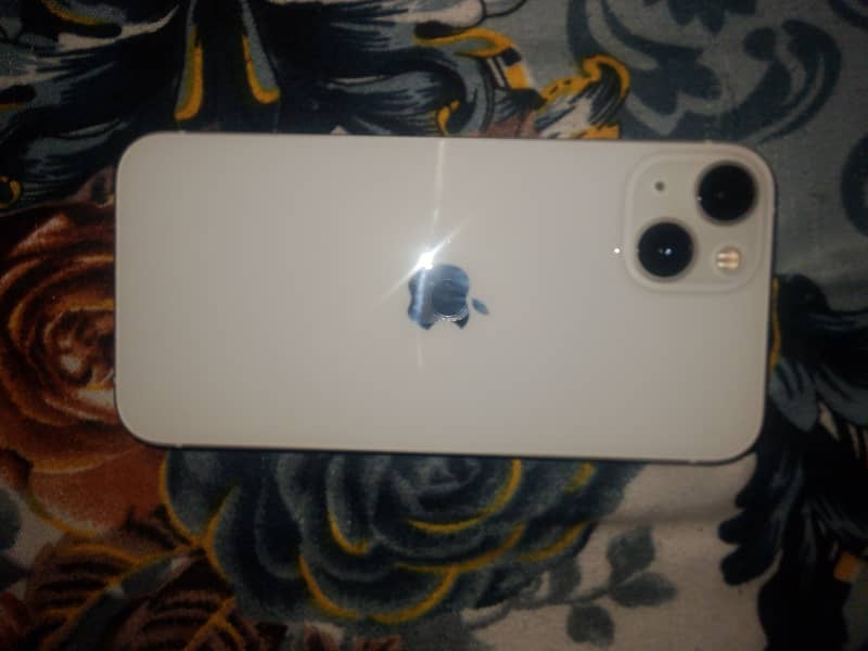 Apple iPhone 13 4