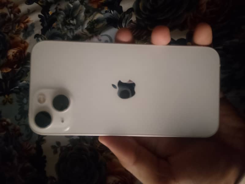 Apple iPhone 13 5