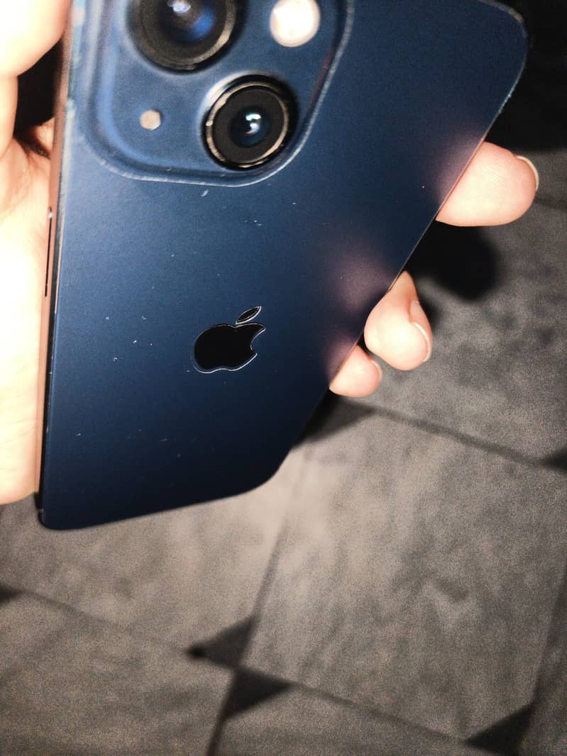 Apple iPhone 13 1