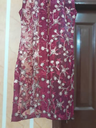 used in 2 hours maroon colr and 2 suit is frozen and blueb