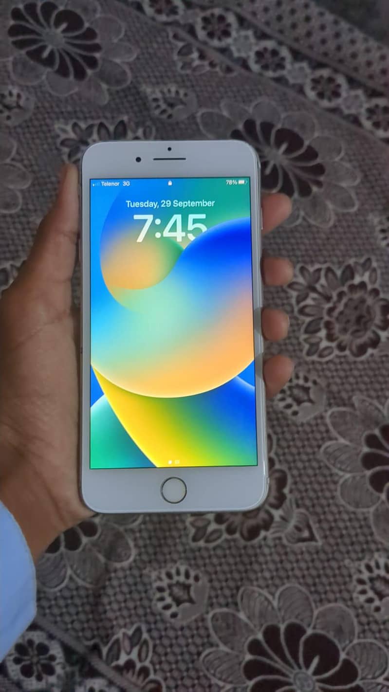 Apple iPhone 8 Plus 0