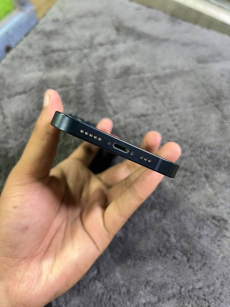 Apple iPhone 14 4