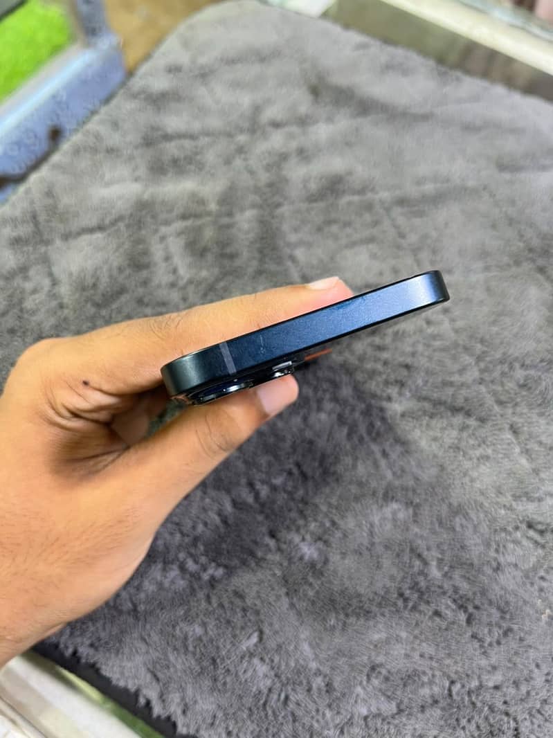 Apple iPhone 14 5