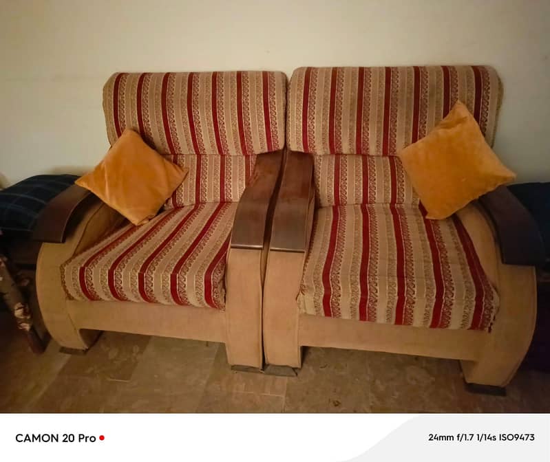 5 Seater sofa with Table 0