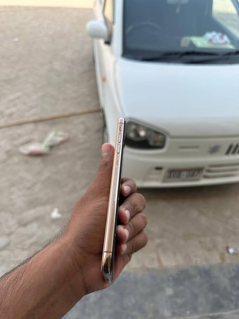 Apple iPhone XS Max 2