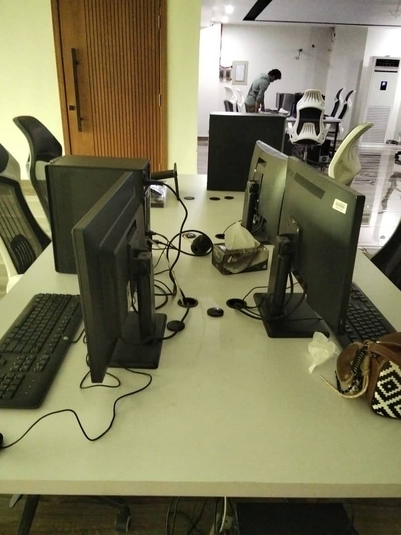 Workstations and chairs 0