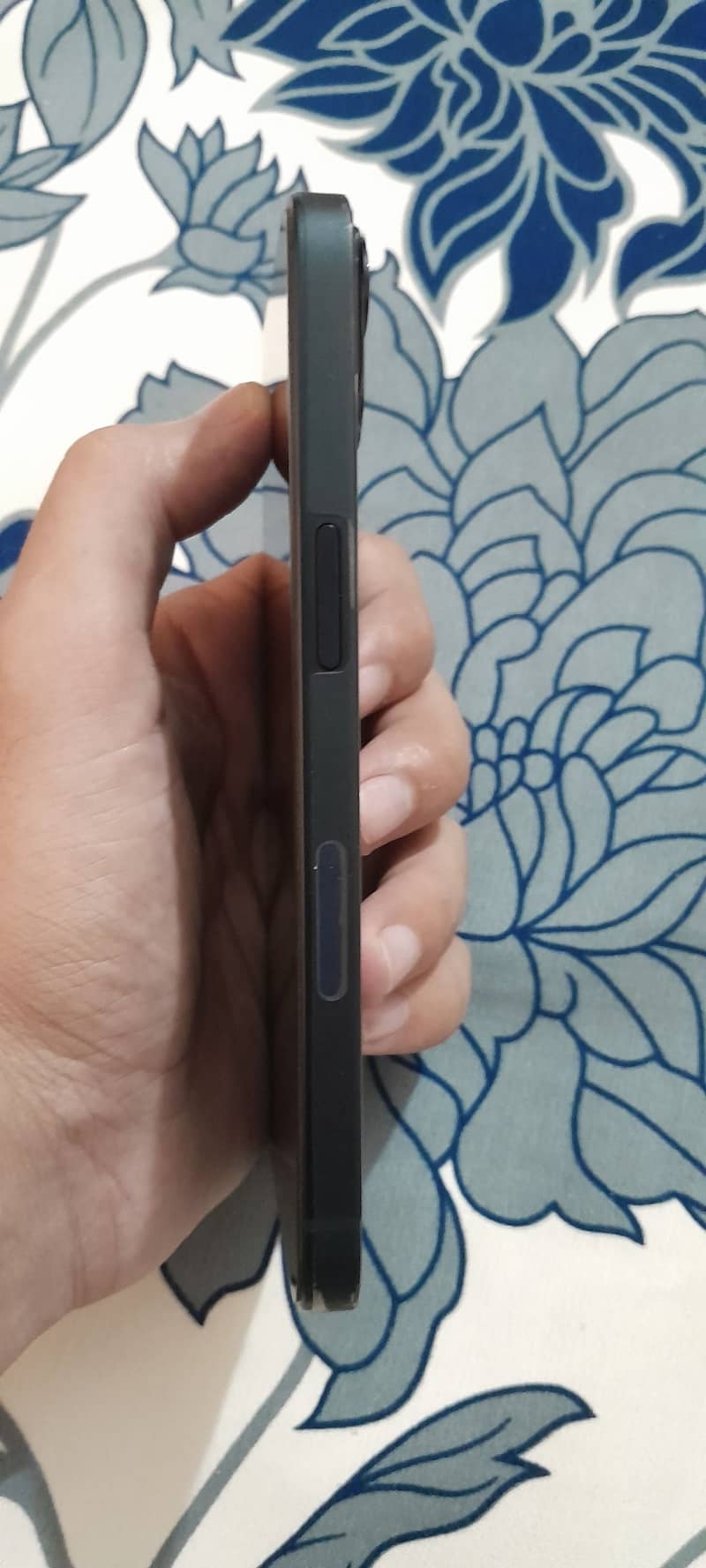 Apple iPhone 13 5