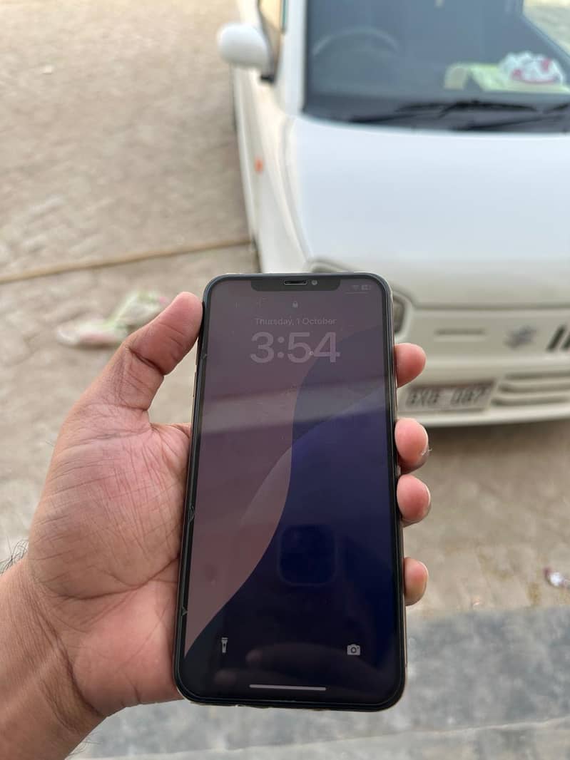 Apple iPhone XS Max 5