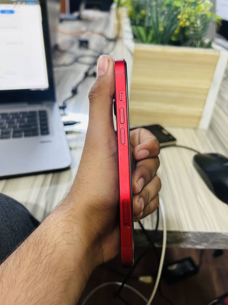 Apple iPhone 13 3
