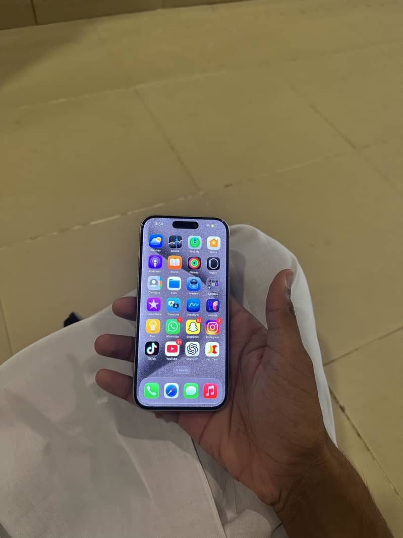 Apple iPhone 15 Pro 4