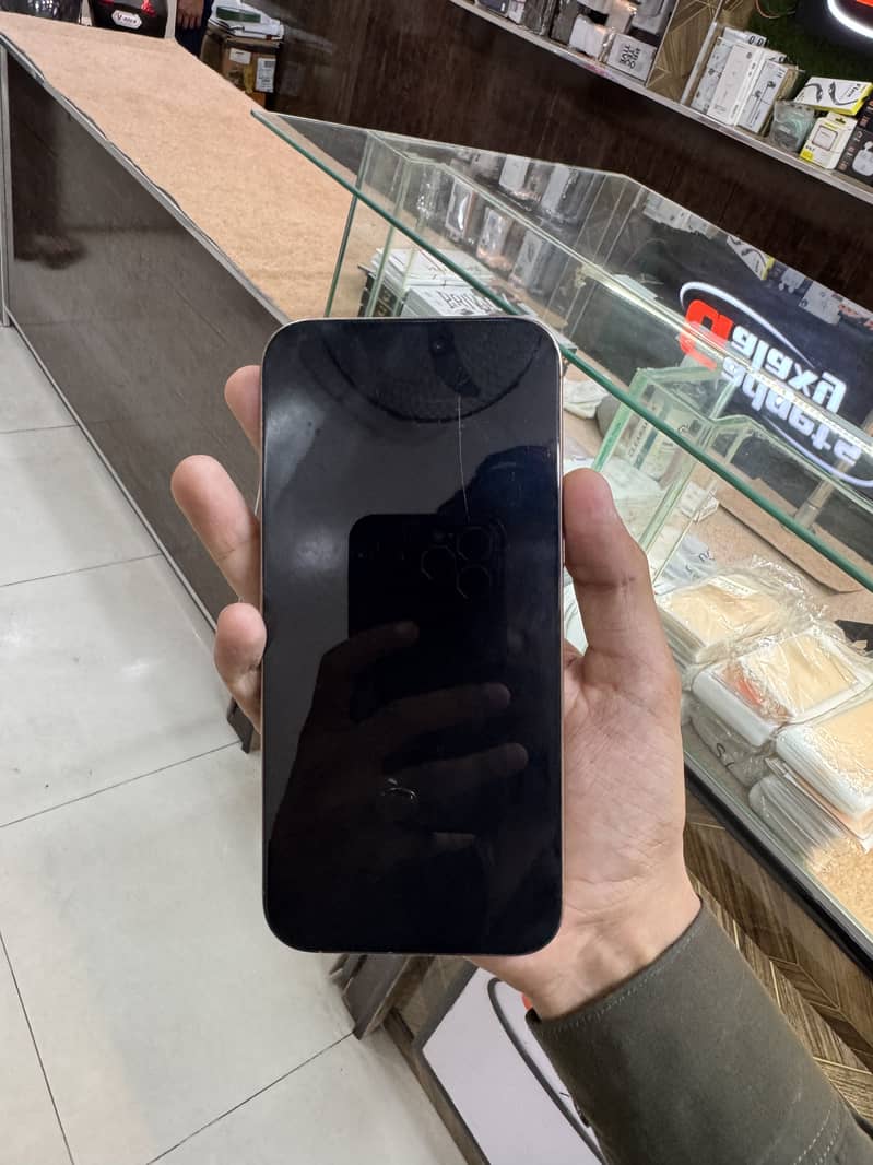 Apple iPhone 16 Pro Max 2