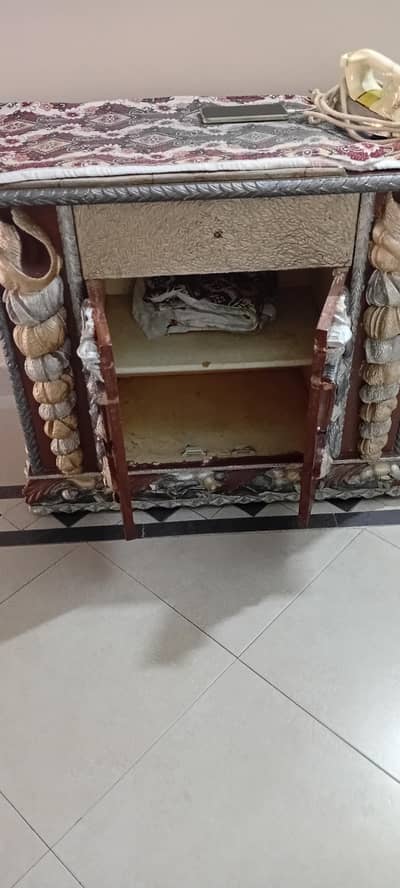 iron table