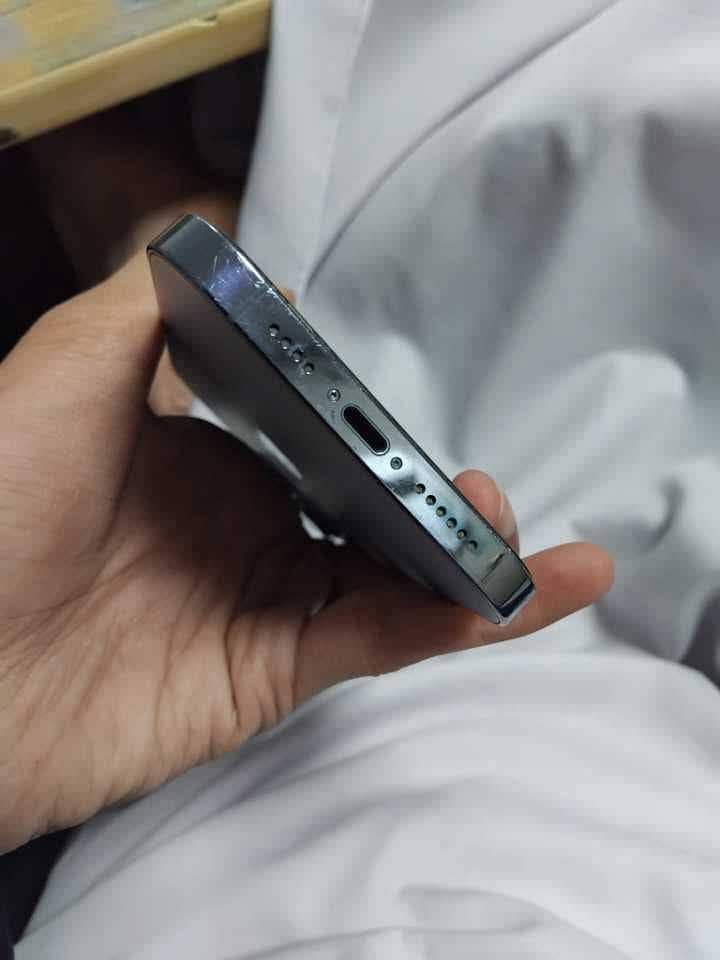 Apple iPhone 13 Pro Max FU 5