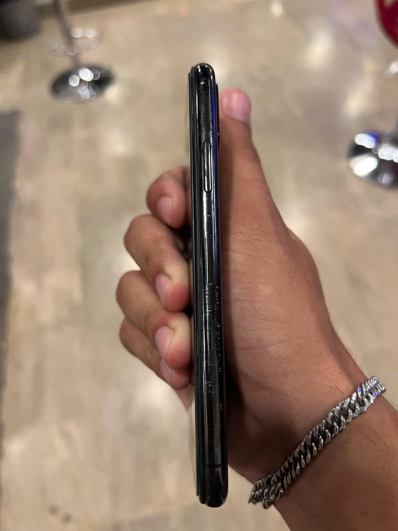 Apple iPhone X 3