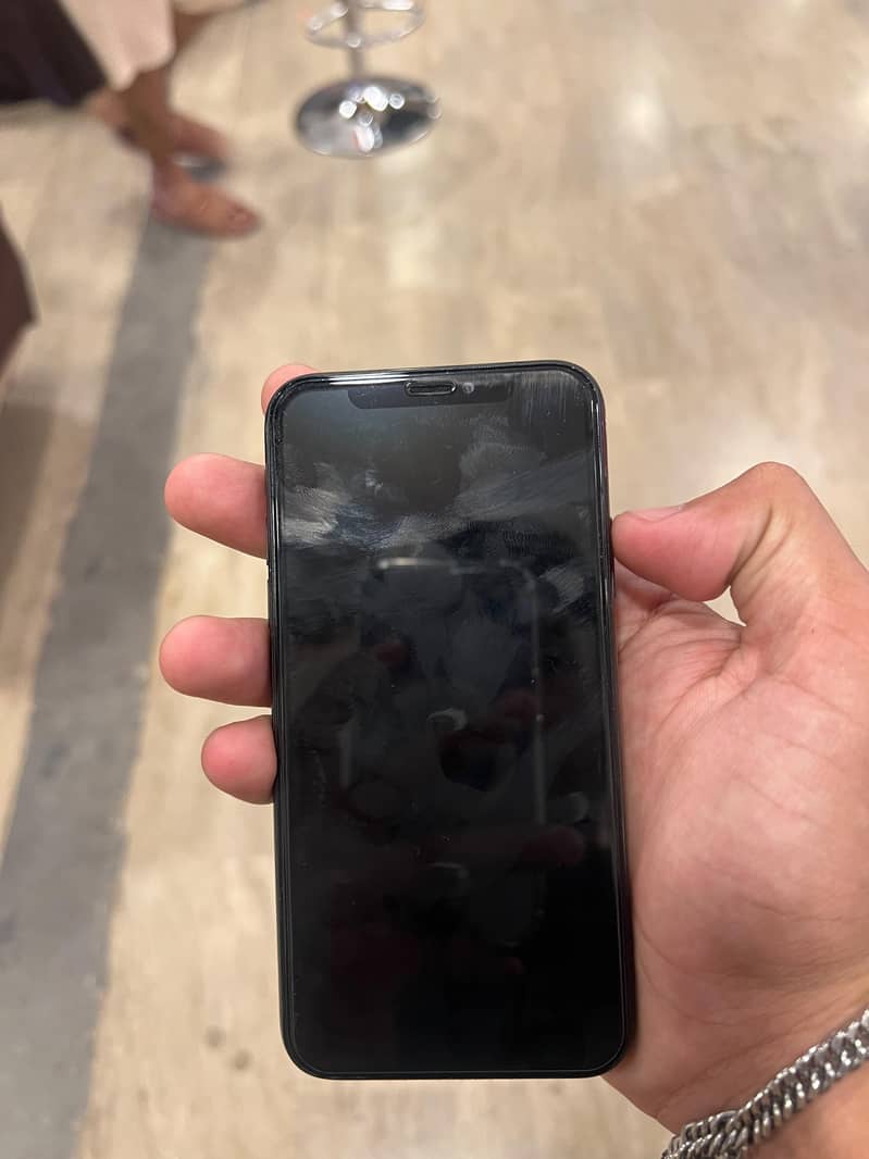 Apple iPhone X 4