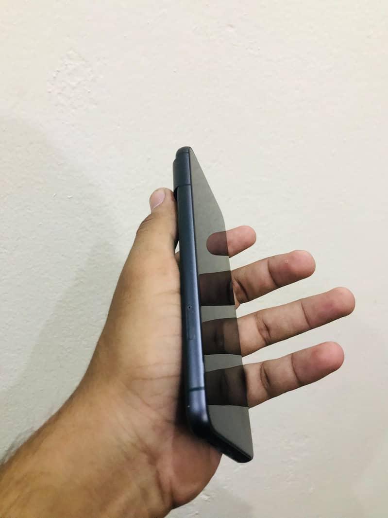 Google Pixel 8 4