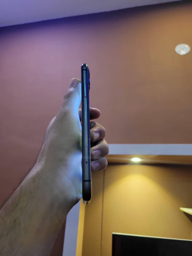 Apple iPhone 11 3