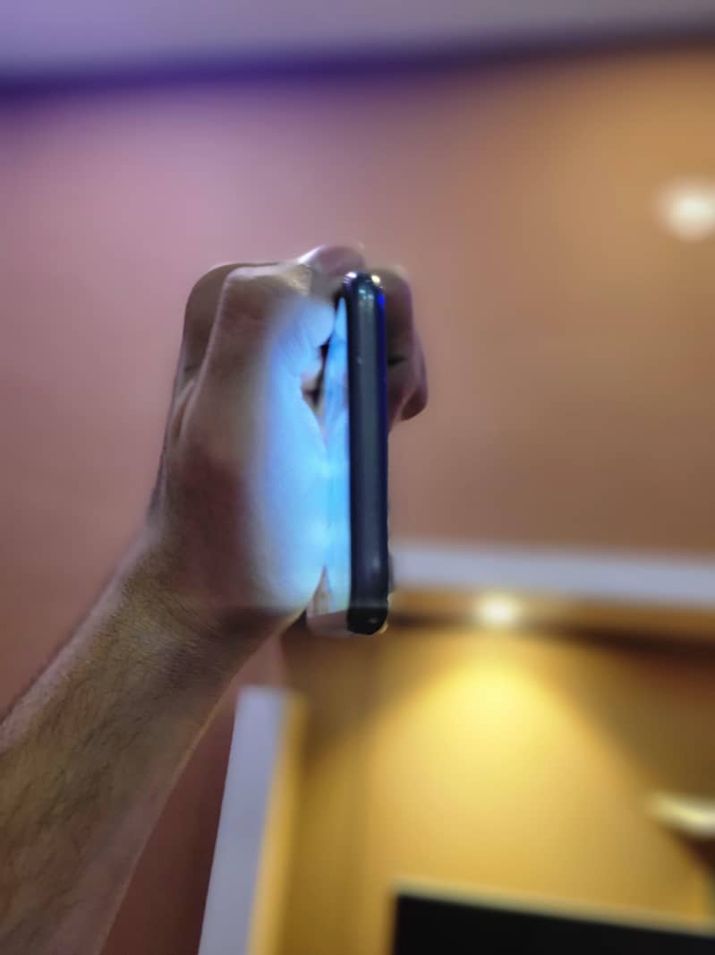 Apple iPhone 11 4