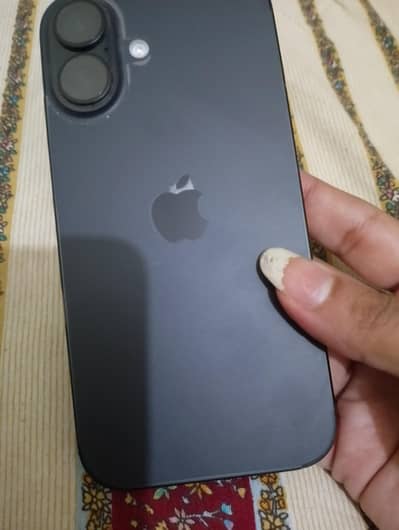 Apple iPhone 16