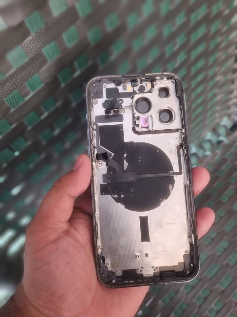 Apple iPhone 14 Pro Max 1