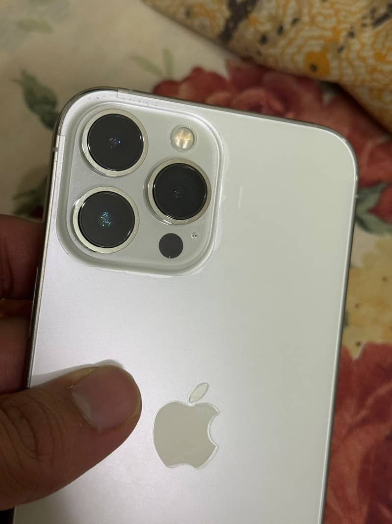 Apple iPhone 13 Pro Max 6