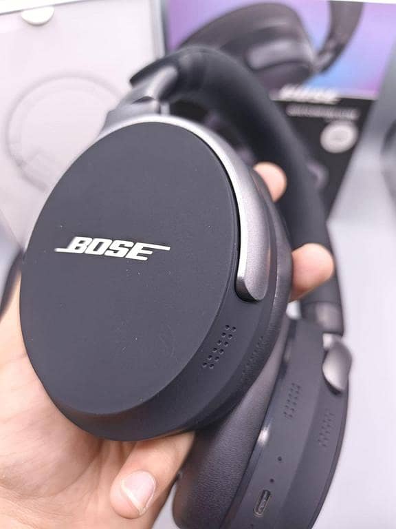 BOSE QuietComfort QC-65 ANC Wireless Headphones with Case
