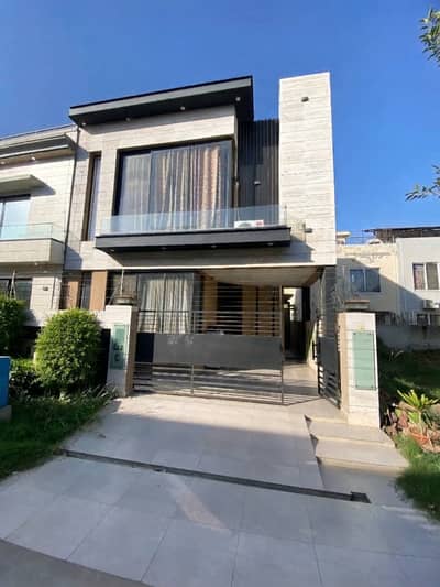 Modern 5 Marla Luxury House for Sale in DHA