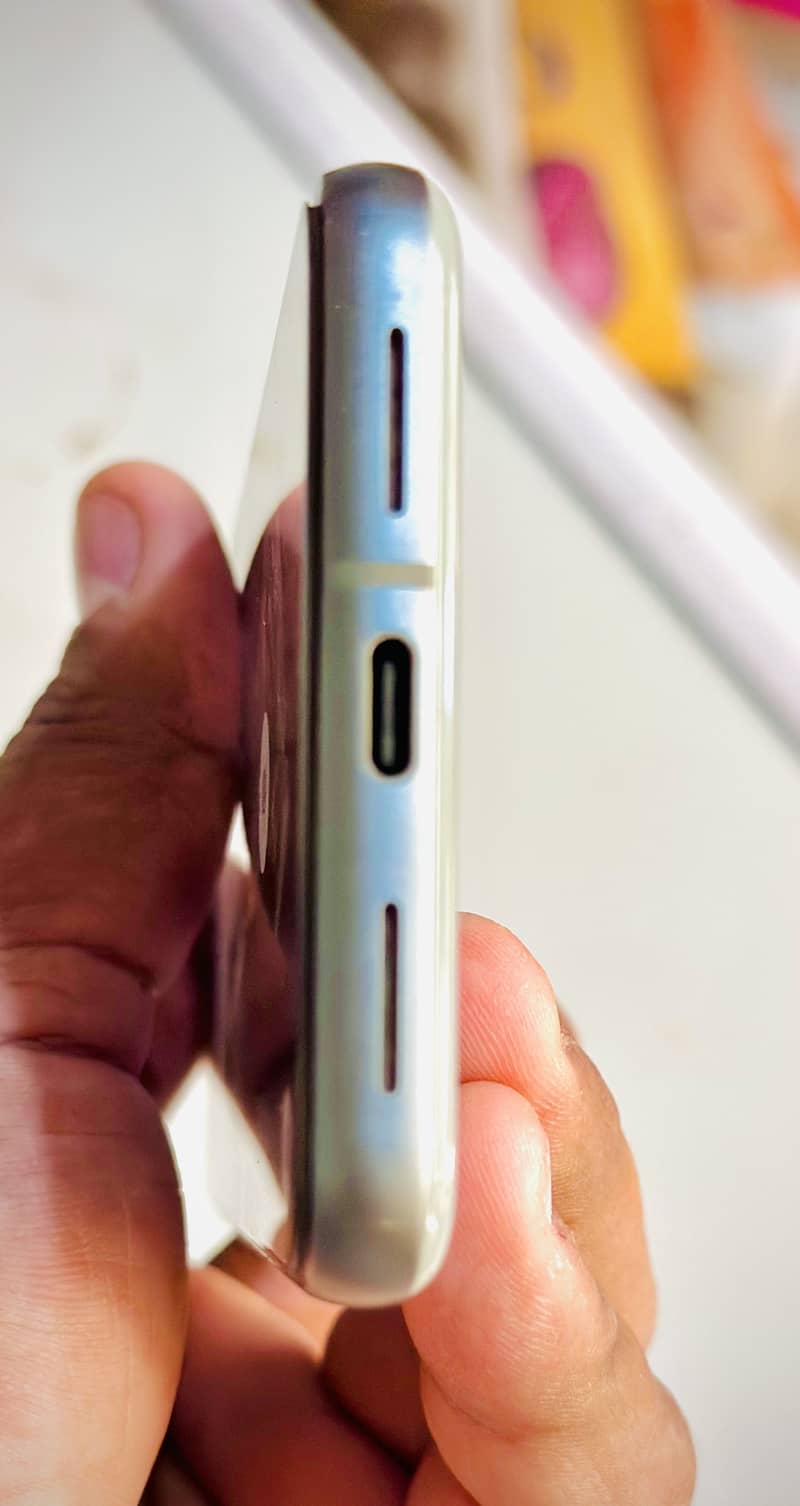 Google pixel 8 2