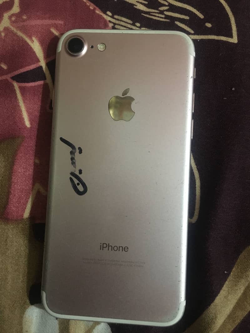 Apple iPhone 7 3