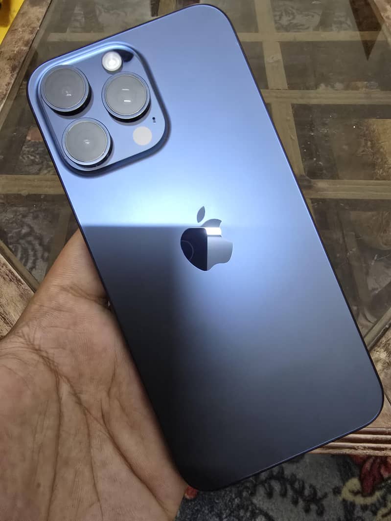 Apple iPhone 15 Pro Max 0