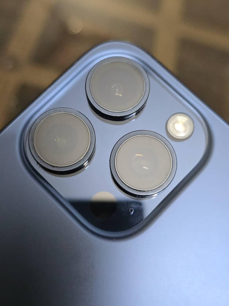 Apple iPhone 15 Pro Max 1