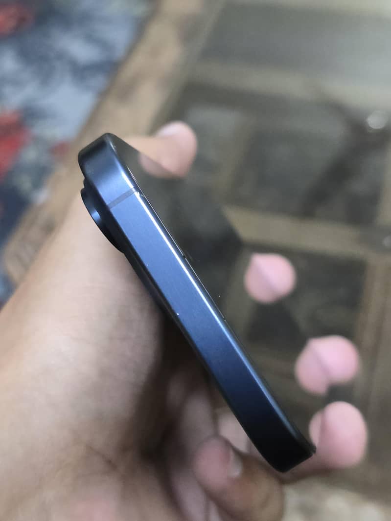 Apple iPhone 15 Pro Max 6