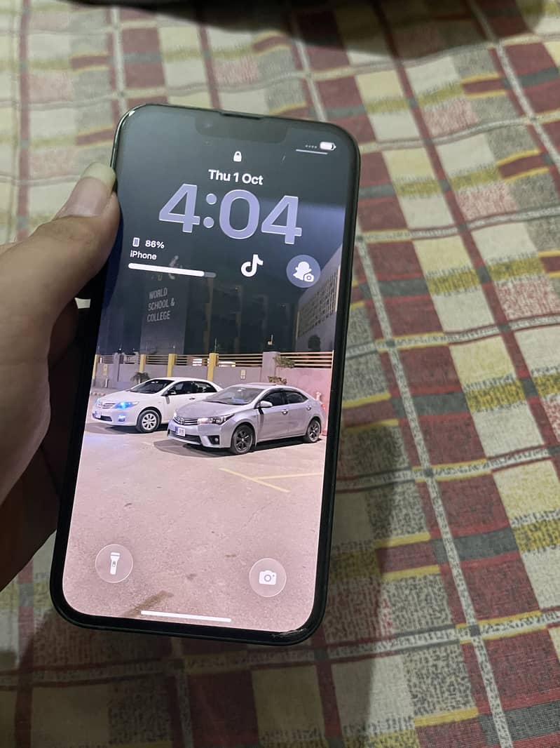 Apple iPhone 13 2