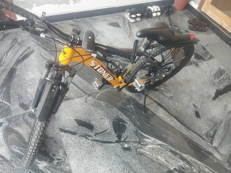 Yellow cycle 0