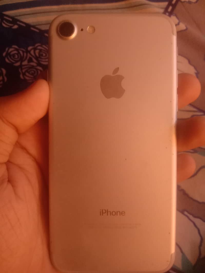 Apple iPhone 7 1