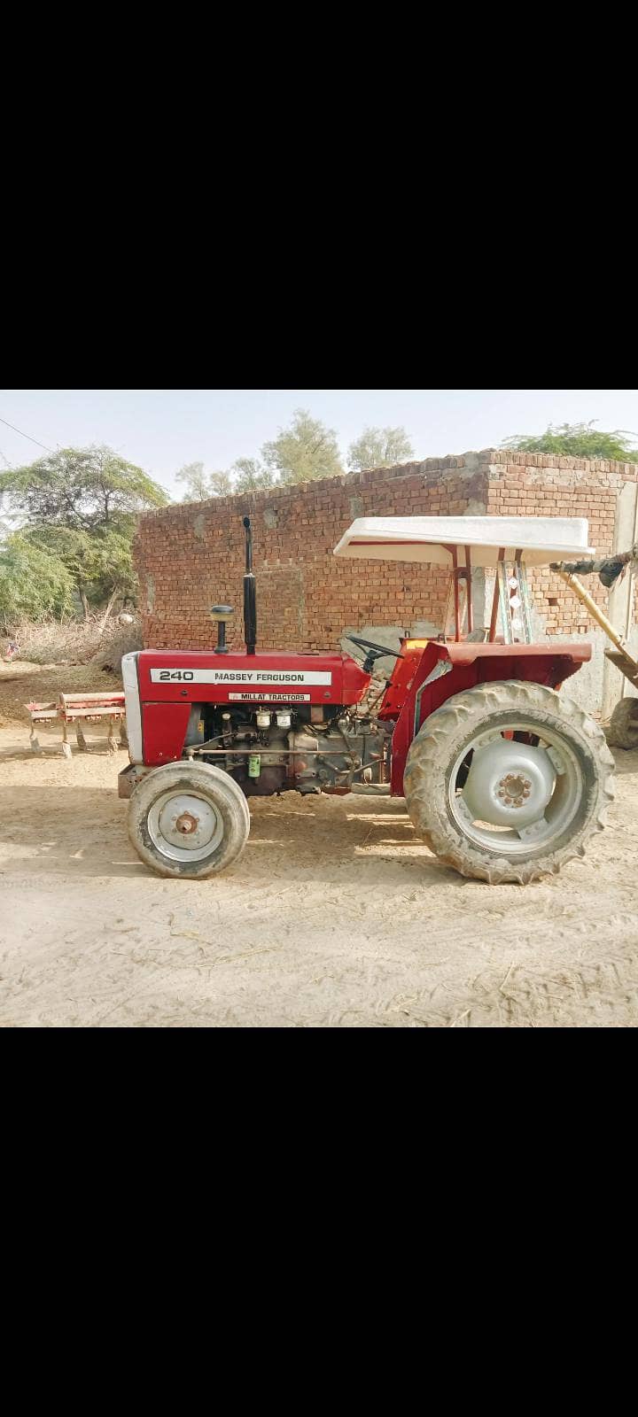Tractor mf240 1