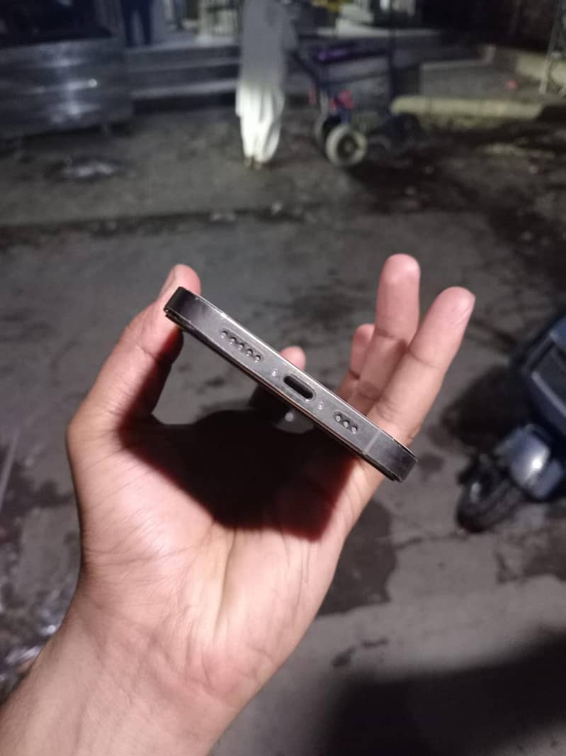 Apple iPhone 12 Pro 2