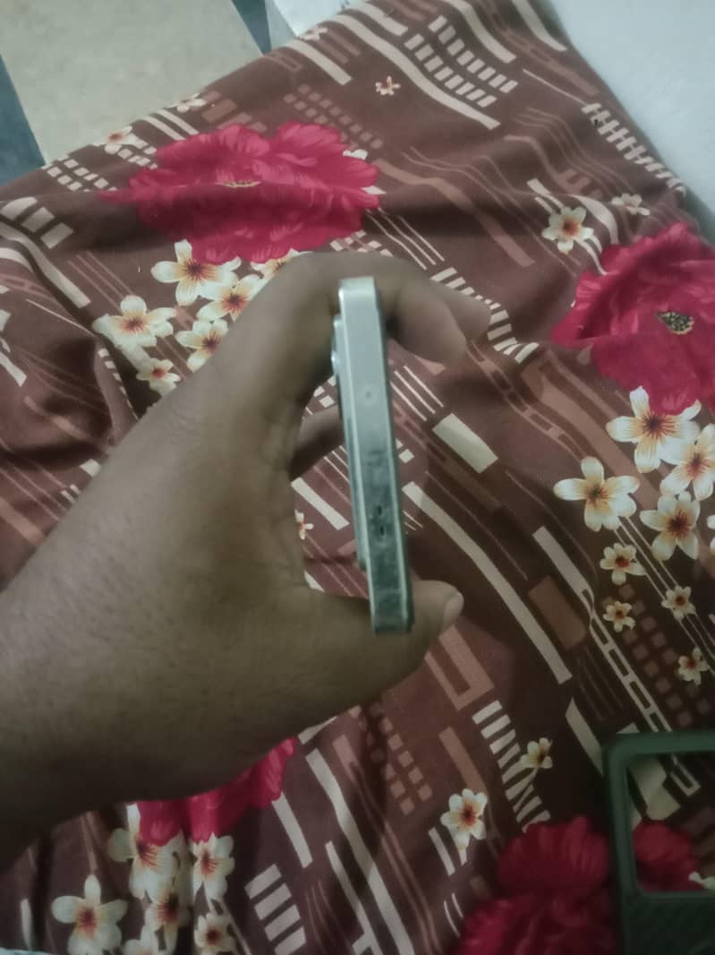 Infinix Note 40 4