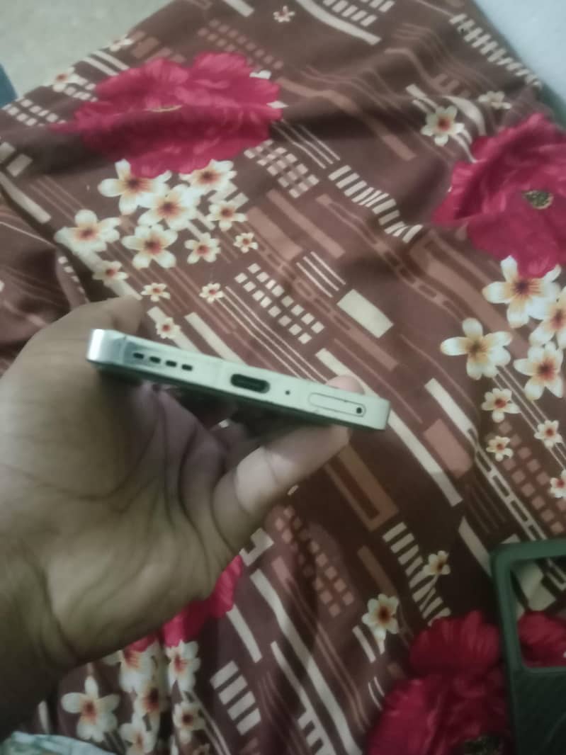 Infinix Note 40 5