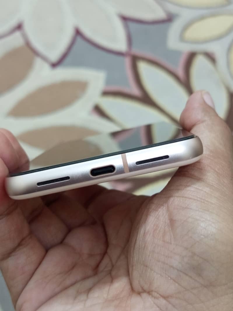 Google pixel 8 Mint condition 4