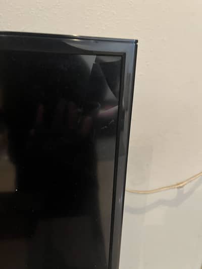 40 inch led (broken screen)