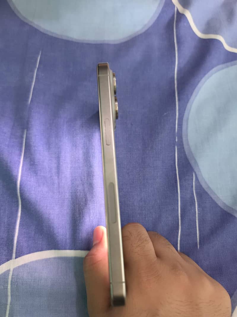 Apple iPhone 15 Pro Max 0