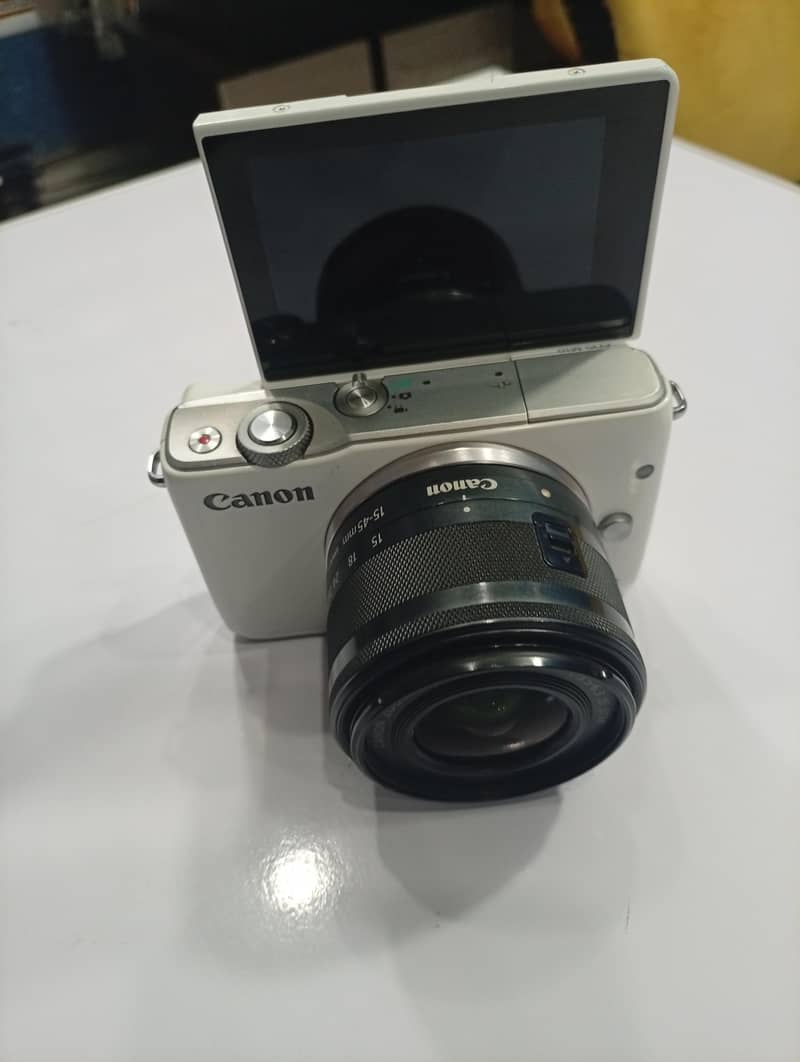 CANON M10 0