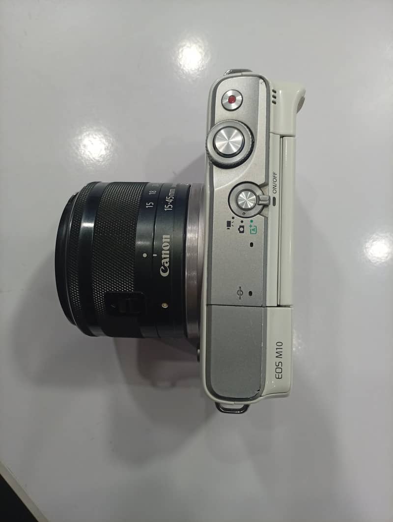 CANON M10 1