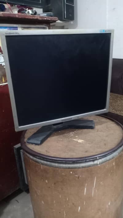 19 inch lcd
